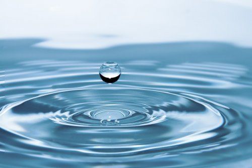 El ciclo integral del agua comprende el abastecimiento de agua potable y el saneamiento y depuración de las aguas residuales: el ciclo se inicia con la captación y potabilización del agua; posteriormente es distribuida para su consumo y, finalmente, las aguas residuales son recogidas y depuradas para que puedan ser devueltas al río sin perjudicar al medio ambiente