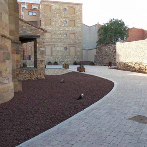 Rehabilitación de entorno Iglesia siglo XII